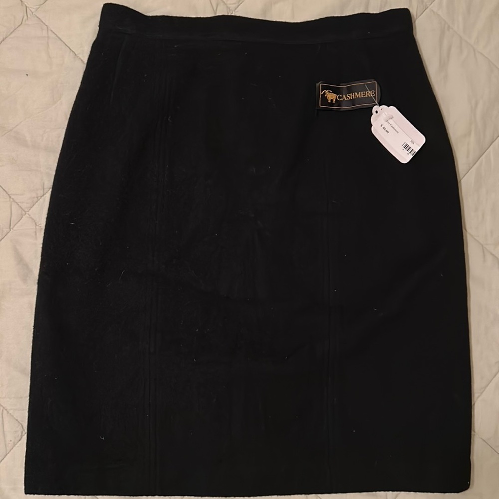 CASHMERE NEW Womens Black Skirt Size Medium-Lg Waist 30 inch Cashmere Tag,lined